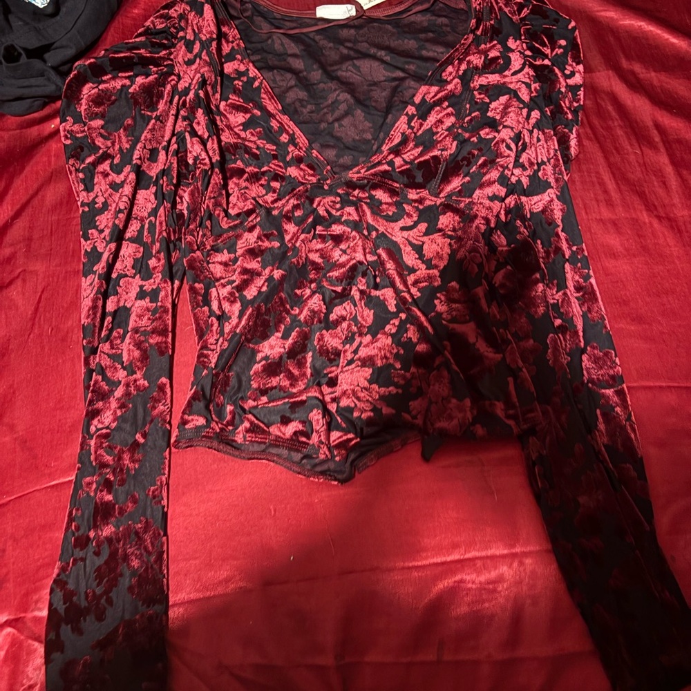 Red Long Sleeve Tie Front Crop Blouse
